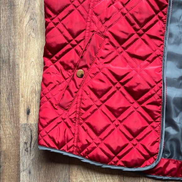 Lincoln Outfitters Red and Gray Quilted Lightweight Zip Up Puffer Vest New - Picture 2 of 6